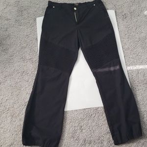 Jaanuu pintuck black scrub pants